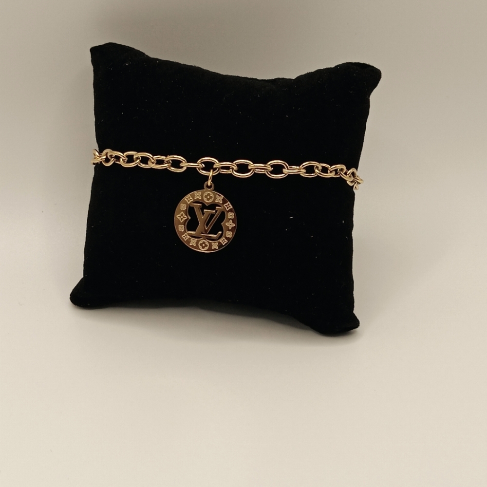 Beautiful chain bracelet